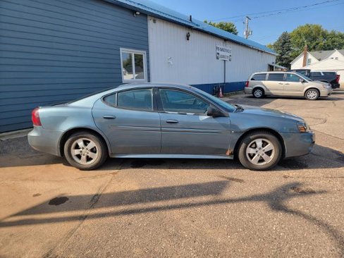 Used 2006 Pontiac Grand Prix w/ Preferred Package image 2