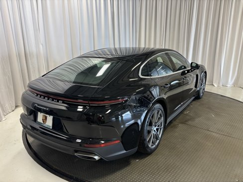 New 2025 Porsche Panamera 4 image 3