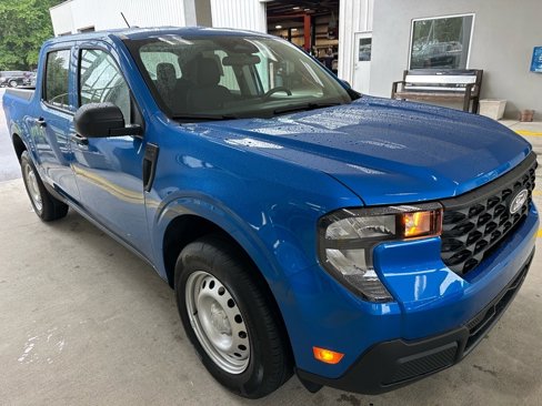 New 2025 Ford Maverick XL image 9