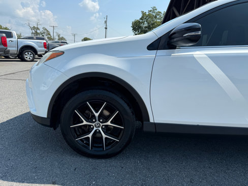 Used 2017 Toyota RAV4 SE image 39