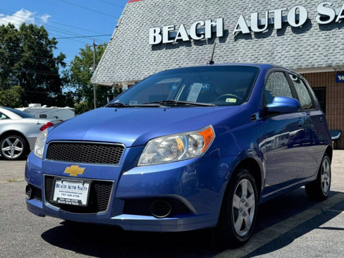 Used 2009 Chevrolet Aveo5 LT w/ Power and Convenience Package image 3
