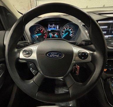Used 2015 Ford Escape SE w/ Equipment Group 201A image 14
