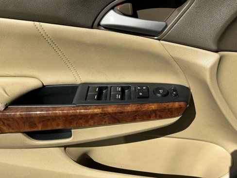 Used 2010 Honda Accord EX-L image 11