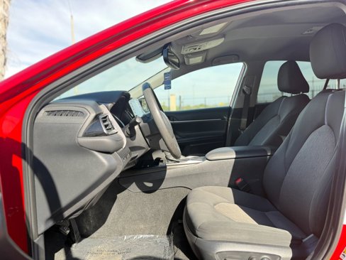 Used 2023 Toyota Camry LE image 8