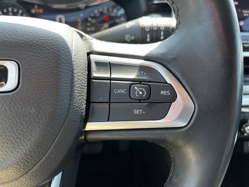 Used 2022 Jeep Compass Latitude image 17
