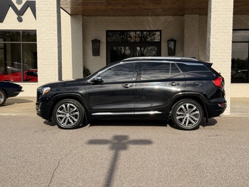 Used 2019 GMC Terrain Denali w/ Advanced Safety Package image 10