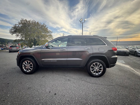 Used 2014 Jeep Grand Cherokee Limited w/ Trailer Tow Group IV image 3