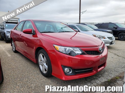 Used 2014 Toyota Camry image 1