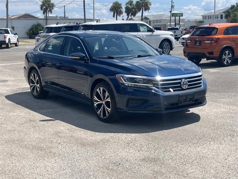 Used 2020 Volkswagen Passat 2.0T SEL image 7