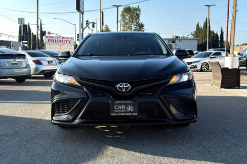 Used 2021 Toyota Camry SE image 2