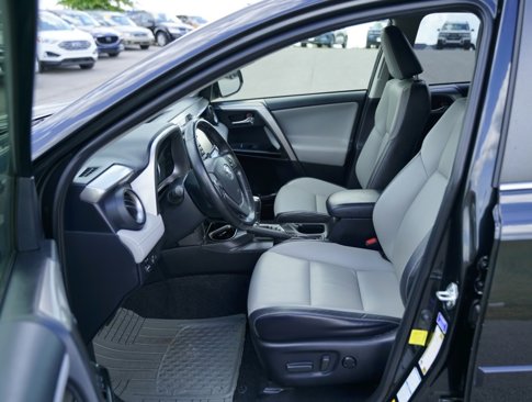 Used 2018 Toyota RAV4 Limited image 22