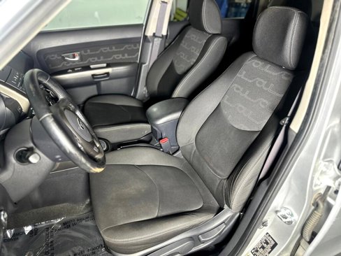 Used 2013 Kia Soul + w/ Audio Pkg image 21