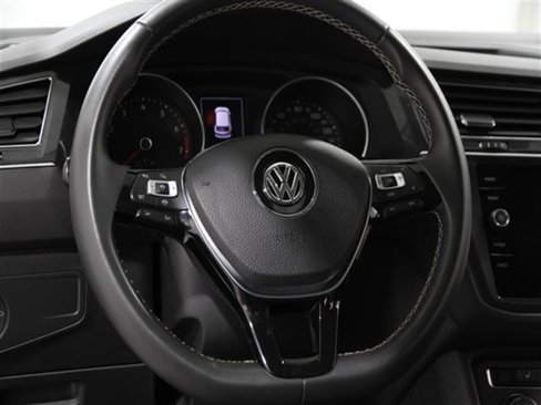 Used 2021 Volkswagen Tiguan SE w/ 3rd Row Seat Package image 7
