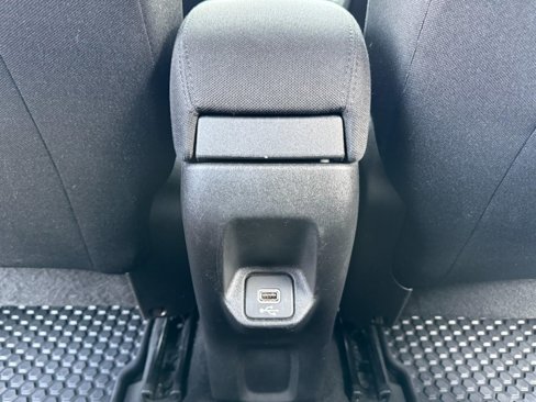 Used 2018 Jeep Renegade Latitude w/ Advanced Technology Group image 25