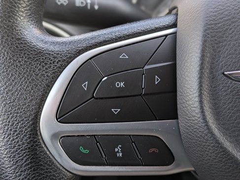 Used 2020 Chrysler Voyager Lxi image 20