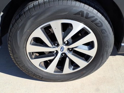 Used 2023 Subaru Outback Premium image 11