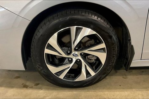 Used 2023 Subaru Legacy Premium image 9