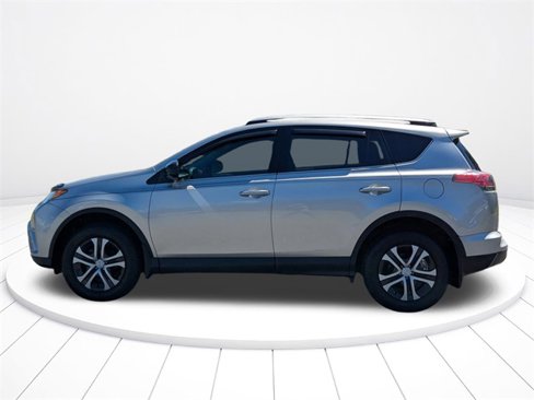 Used 2016 Toyota RAV4 LE image 6