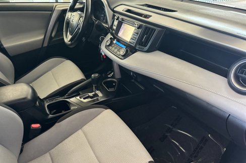Used 2017 Toyota RAV4 XLE image 16
