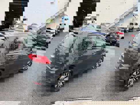 Used 2015 Volkswagen e-Golf SEL Premium image 11