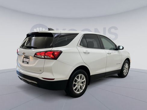 Used 2022 Chevrolet Equinox LT w/ Driver Convenience Package image 5