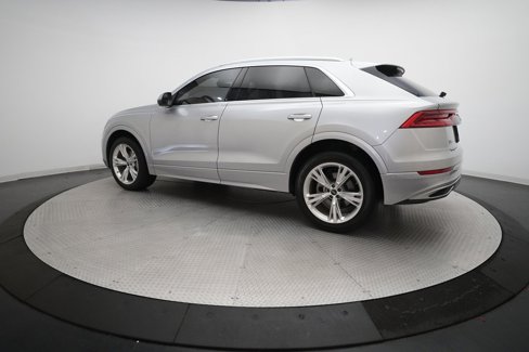 Used 2022 Audi Q8 Premium image 12