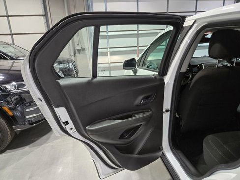 Used 2017 Chevrolet Trax LS image 24