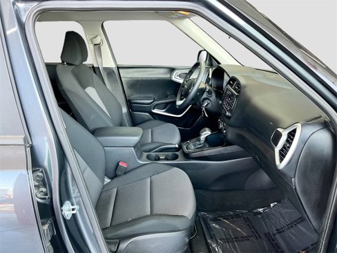 Used 2023 Kia Soul LX image 25