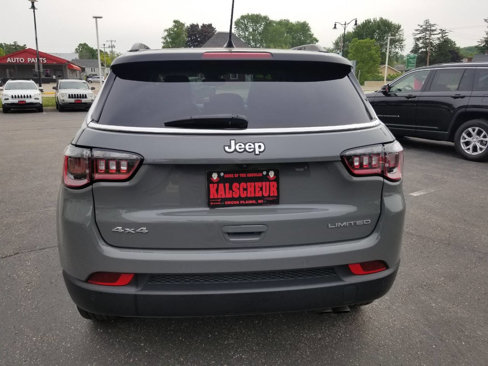 Certified 2022 Jeep Compass Limited image 7
