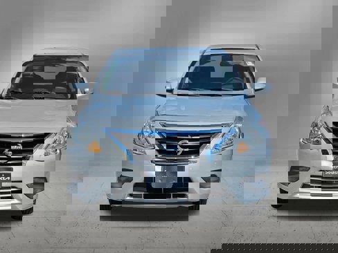 Used 2019 Nissan Versa SV image 8