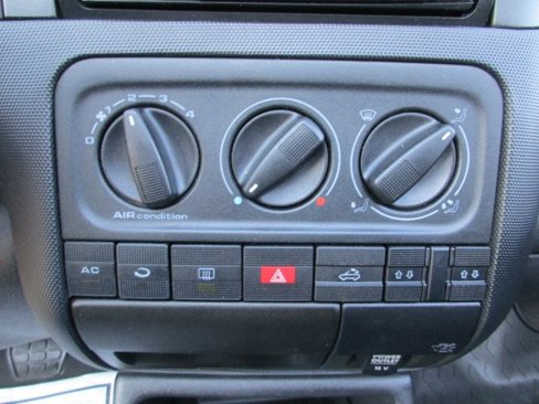Used 2000 Volkswagen Cabrio GLS image 27