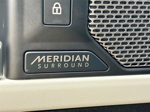 Used 2022 Land Rover Defender 110 SE image 20
