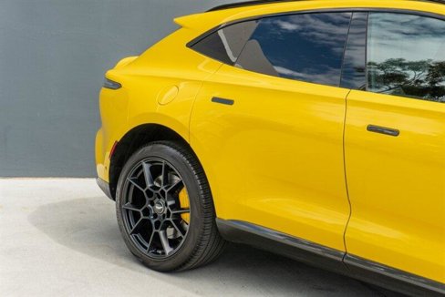 Used 2021 Aston Martin DBX image 31