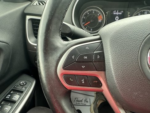 Used 2019 Jeep Cherokee Latitude Plus w/ Cold Weather Group image 11