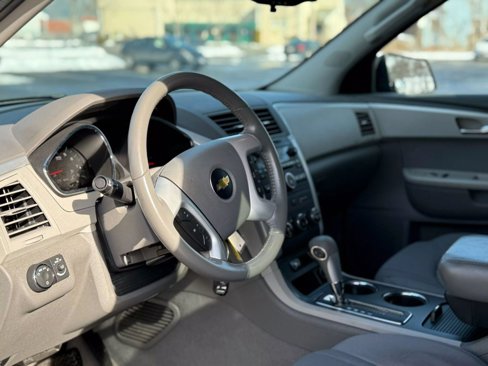 Used 2011 Chevrolet Traverse LS image 13