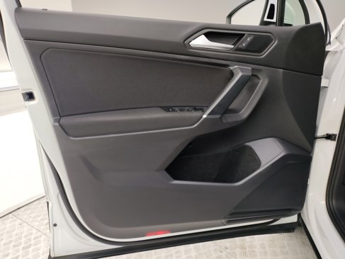 Used 2020 Volkswagen Tiguan S image 12