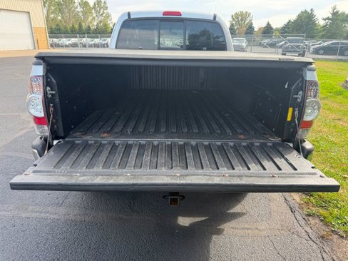 Used 2011 Toyota Tacoma 4x4 Access Cab image 3