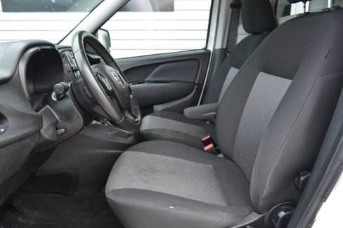 Used 2018 RAM ProMaster City Tradesman SLT w/ Lights & Wheels Group image 12