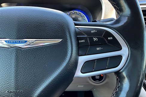 Used 2020 Chrysler Pacifica Touring-L image 23