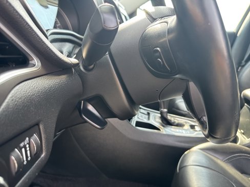 Used 2019 Jeep Cherokee Latitude Plus image 43