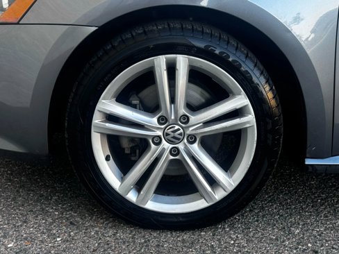 Used 2013 Volkswagen Passat TDI SEL Premium image 25