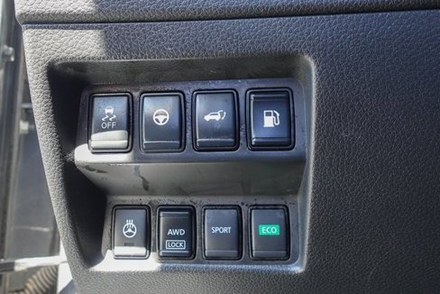 Used 2019 Nissan Rogue SL w/ Premium Package image 17