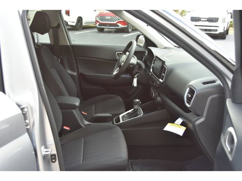 New 2025 Hyundai Venue SE image 15