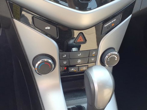 Used 2016 Chevrolet Cruze LS image 10