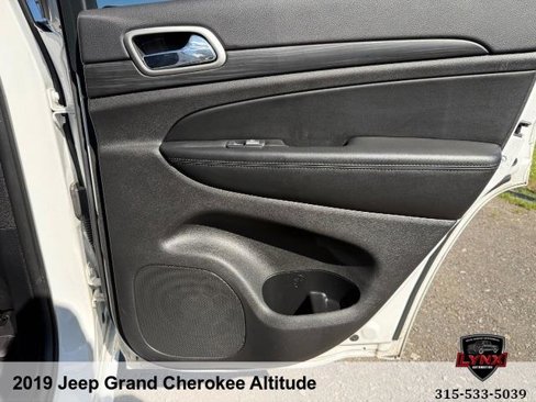 Used 2019 Jeep Grand Cherokee Altitude image 43