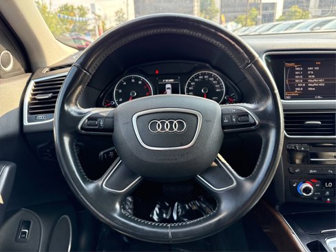 Used 2017 Audi Q5 2.0T Premium Plus w/ Technology Package image 19