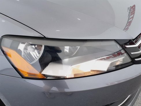 Used 2013 Volkswagen Passat 2.5 SE image 8