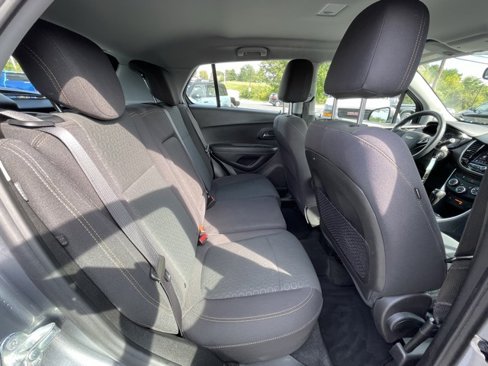 Used 2020 Chevrolet Trax LS image 28