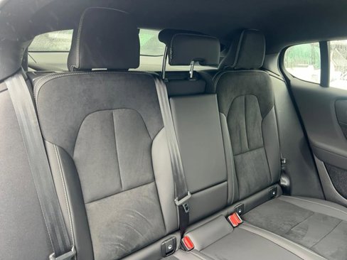 Used 2023 Volvo C40 P8 Recharge Ultimate image 38