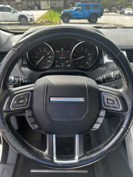 Used 2017 Land Rover Range Rover Evoque SE Premium image 23